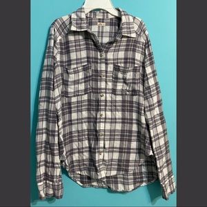 ❄️3 for 30! Hollister flannel